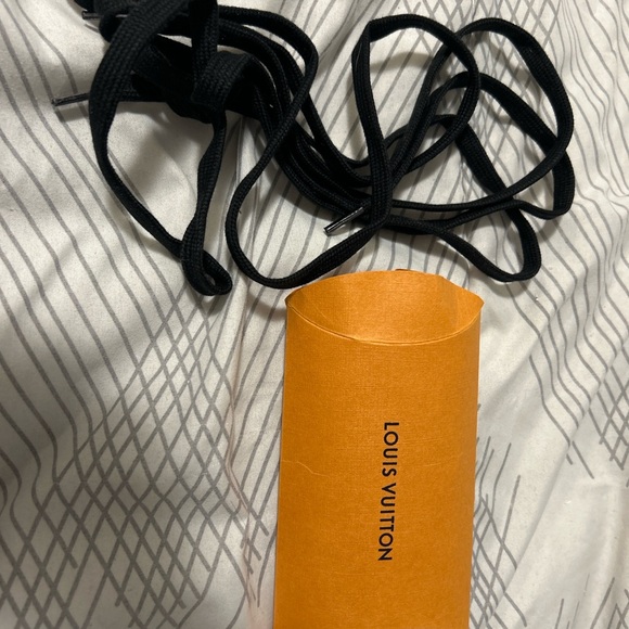 Louis Vuitton Monogram Frontrow Sneaker 6.5 Excellent Condition. - Picture 7 of 9